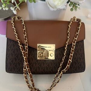 Micheal Kors brand new purse authentic with tags.